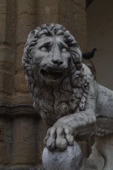 Fototapeta na wymiar statue of a lion