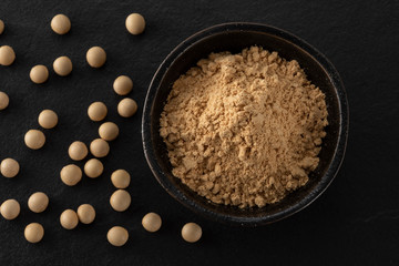 きな粉 ハイアングル