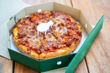 ham and bacon fluffy pizza