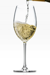 白ワインをそそぎ入れる