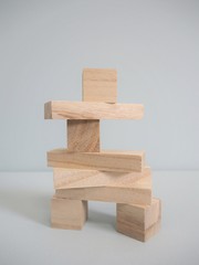 積み上げられた木製のブロック
