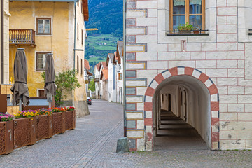 Kleine mittelalterliche Stadt Glurns im Vinschgau, Südtirol
