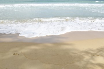 Waves blowing toward the beach.