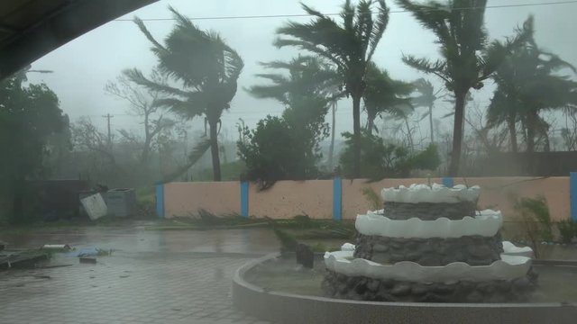 Major Hurricane Makes Landfall Batters Town With Strong Wind - Mang