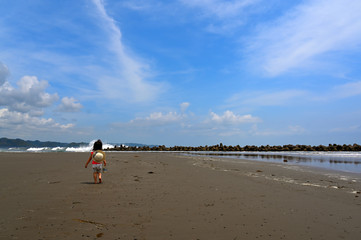 Obraz premium 海と女の子