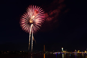 feuerwerk an japantag in dussedorf