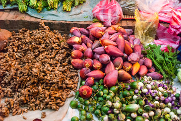 Early morning fruit and veg market