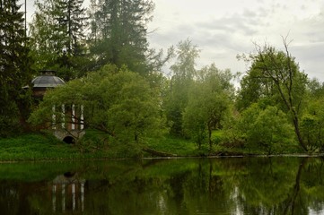 Lake in the estate Priyutino