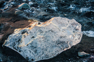 Kleine Eisberge in der Gletscherlagune Jökulsarlon, Island, Europa  