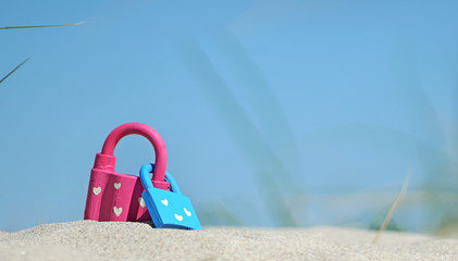 Liebesschl&ouml;sser am Strand 