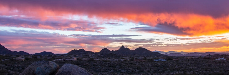 Fototapeta na wymiar Wide Landscape Sunset Image Of North Scottsdale Arizona