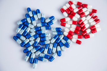 Pigment, tablet or pill. A collection of medicines and vitamins. Dietary supplementation