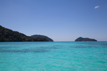 Fototapeta premium The snorkelling famous place of Mu Koh Surin Island National Park where near to Khura Buri district, Phang-nga, Thailand