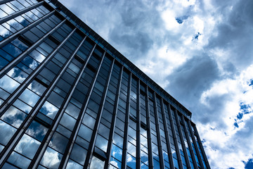 Fototapeta na wymiar modern building in the sky