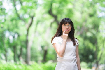 新緑・女性