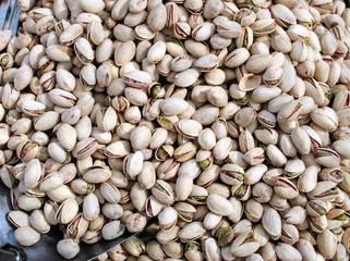 Roasted and salted pistachio seeds