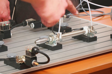 Small laboratory bench for experiments