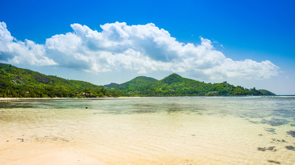 Obraz premium Beautiful tropical landscape of a sandy beach, Seychelles