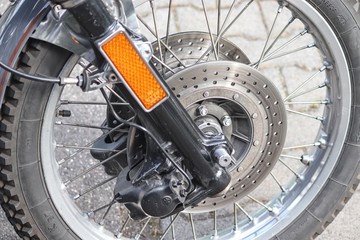 Vorderrad mit Bremsen eis Motorrad