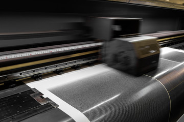 Large format digital printing machine and moving print head