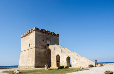 Torre Lapillo è una bellissima torre di avvistamento storica