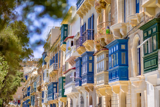 Malta Valetta niebieskie balkony