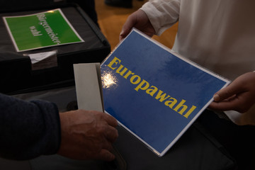 wahl Kampf urne wahlkampf europawahl