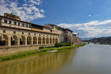 Naklejka premium River Arno and beautiful buildings in Florence(Firenze), Italy.