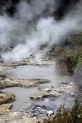 Caldeiras genannte Fumarolen am Furnas-See