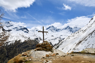 Fototapeta na wymiar La croce Roley ,punto panoramico per ammirare il Gran Paradiso