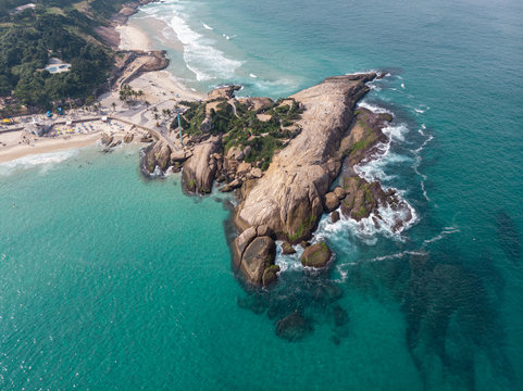 sunny day with crystal clear water at arpoador beach, ipanema, rio de janeiro