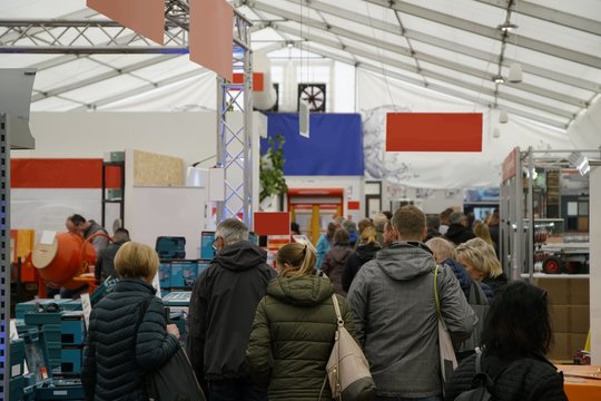 Fachmesse mit verschiedenen St&auml;nden