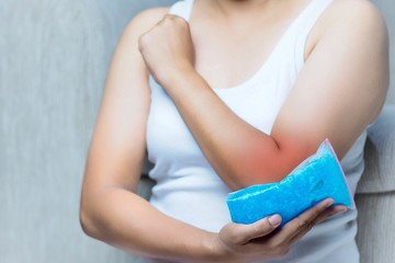 Pain in the arm muscles Will be relieved by cold compresses with cool gel.
