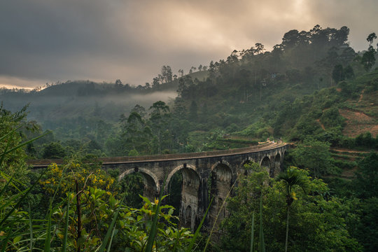 ella nine arch bridge sri lanka