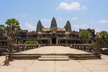Naklejka premium Entrance of Angkor Wat Temple, Cambodia, Asia (UNESCO)