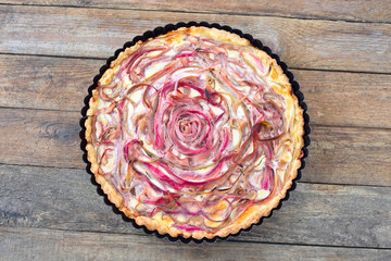 Rhabarber-Tarte in der Backform