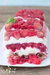 Beeren-Parfait