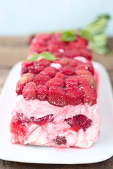 Beeren-Parfait