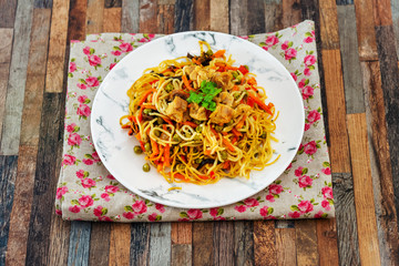 Noodles with Vegetables and Chicken