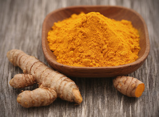 Raw turmeric with powder