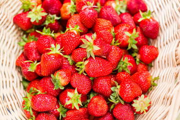 Erdbeeren in einem Körbchen 