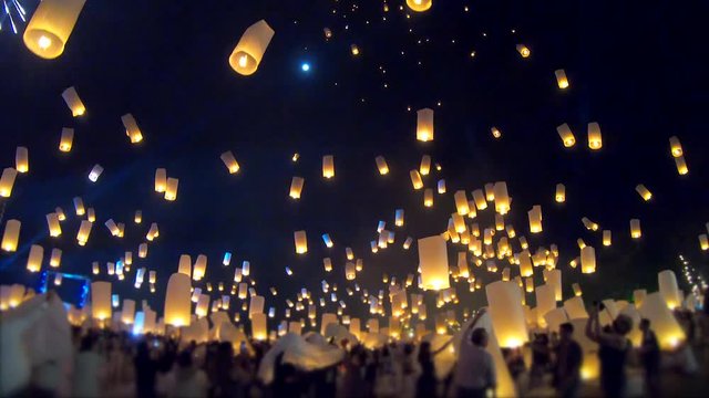 Highlight Floating lanterns and fireworks in Yee Peng Festival, Loy Krathong celebration in Chiang mai, Thailand 