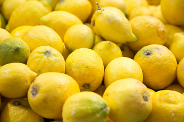 lemons on a market shelf