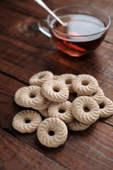 Oatmeal cookies and red tea