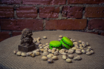 macaroon and pistachio