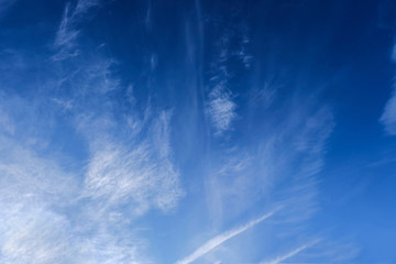 Fototapeta na wymiar The blue sky and white clouds indicate pure and freshing.