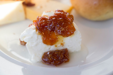 Cottage cheese with fig marmalade