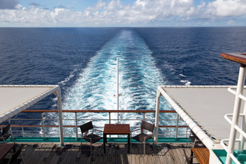 Obraz na płótnie Canvas Clouds and Caribbean sea from a cruise ship 