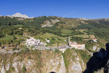 Obraz premium Views of Arantzazu from the mountain Aitzabal in the Basque Country