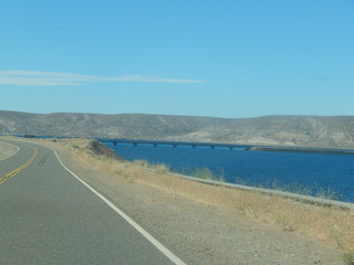 lago y ruta